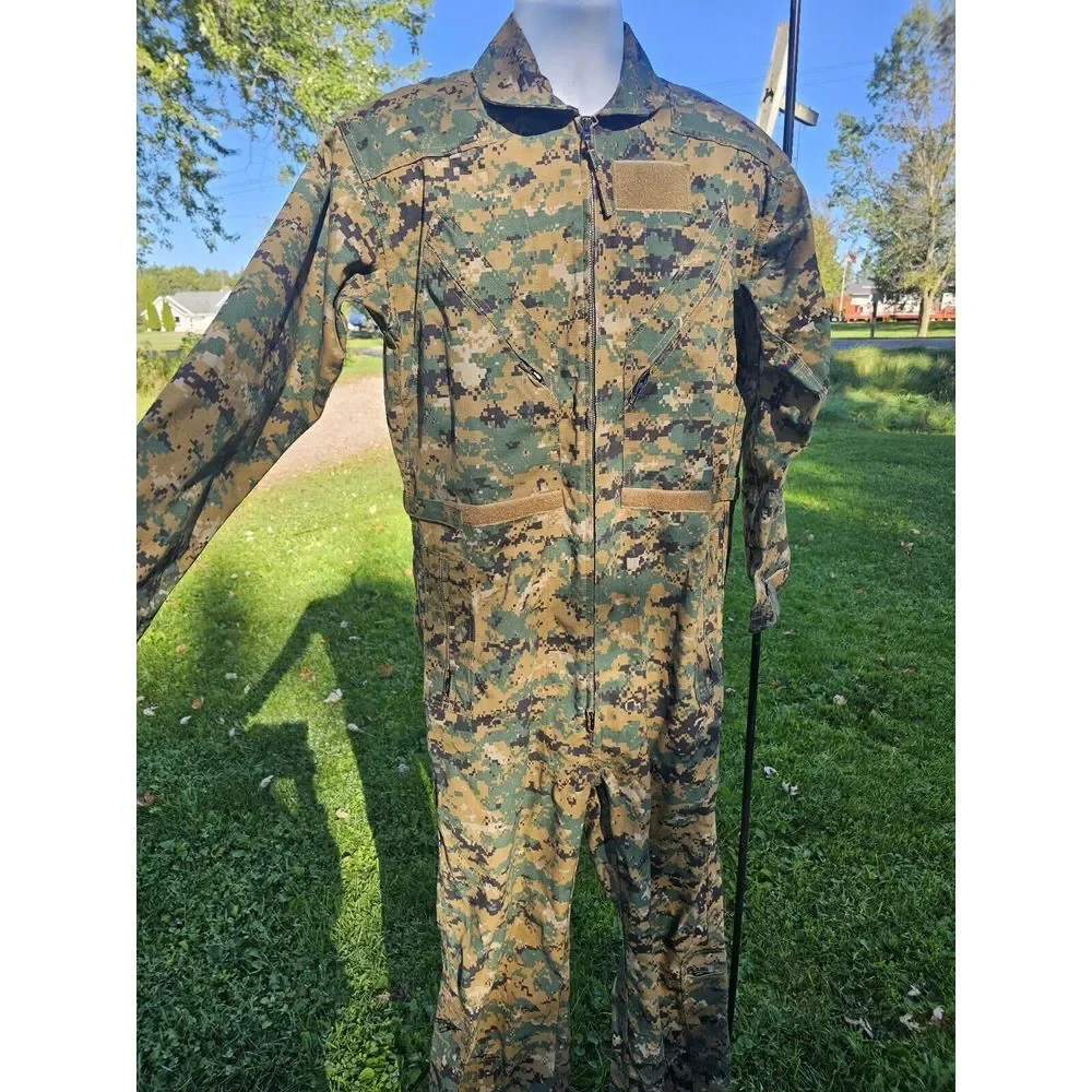 USMC Woodland Digital Camouflage Coveralls Flyers S.O.C. Sz M 28/P Regular‎